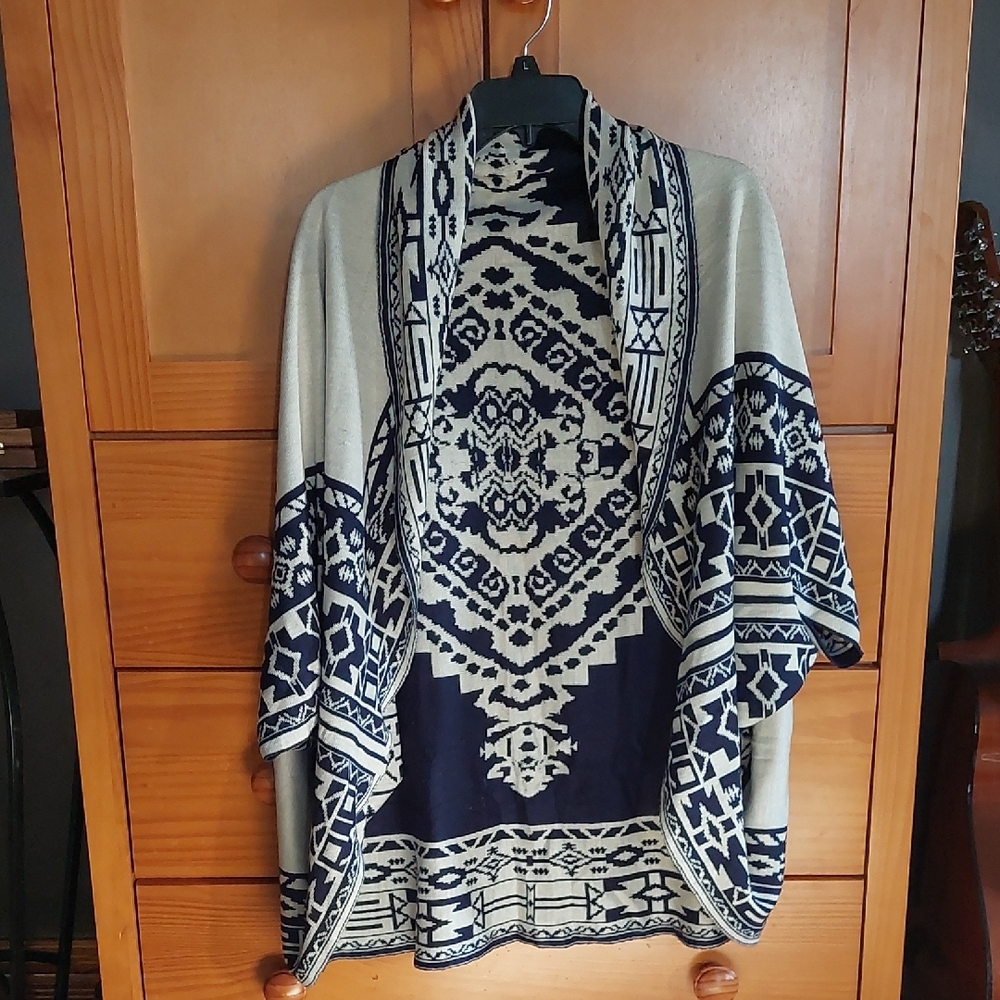 Navy and Cream Aztec Geometric Patterned Shawl